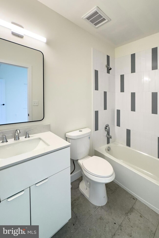 101 E Trenton St unit 3, Baltimore, MD 21202 - photo 6