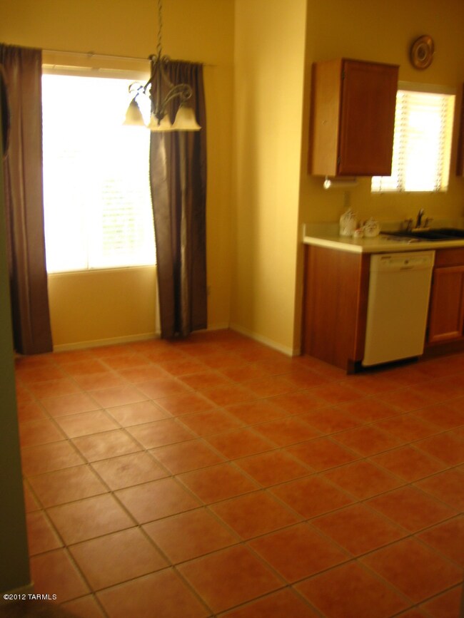 Eat-in Kitchen