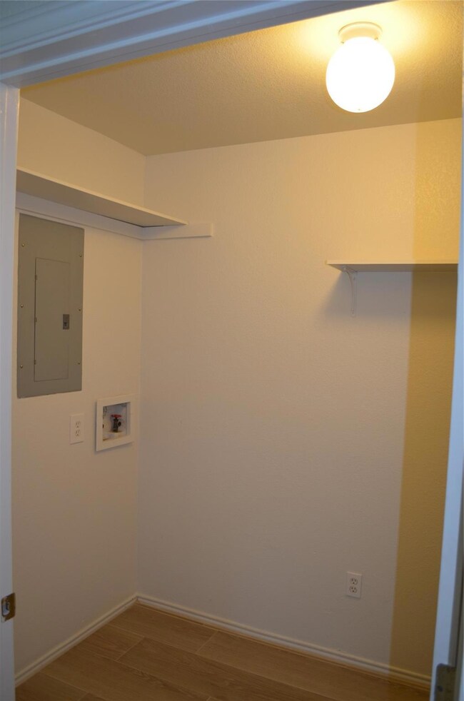 2017 Old Mineral Wells Hwy unit 101, Weatherford, TX 76088 - photo 5