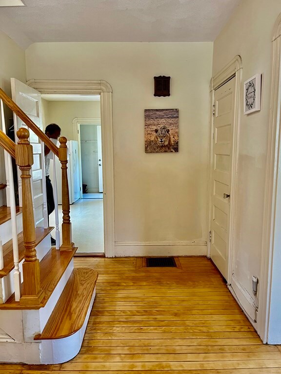 40 Hampden St, Swampscott, MA 01907 - photo 5