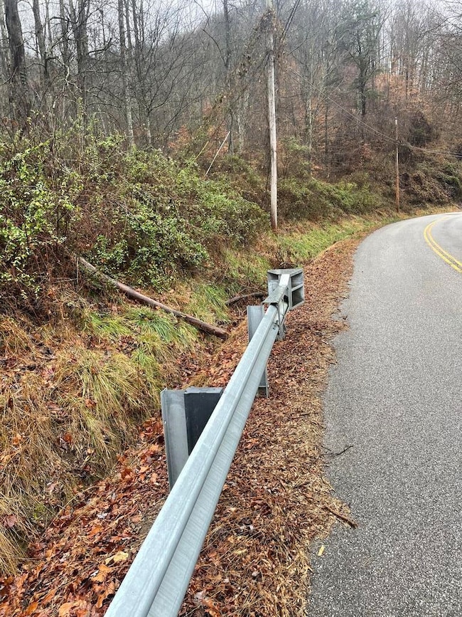 0 White Rd unit 59219, Warfield, KY 41267 - photo 2