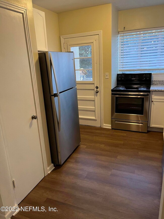 3018 Oak St, Jacksonville, FL 32205 - photo 7