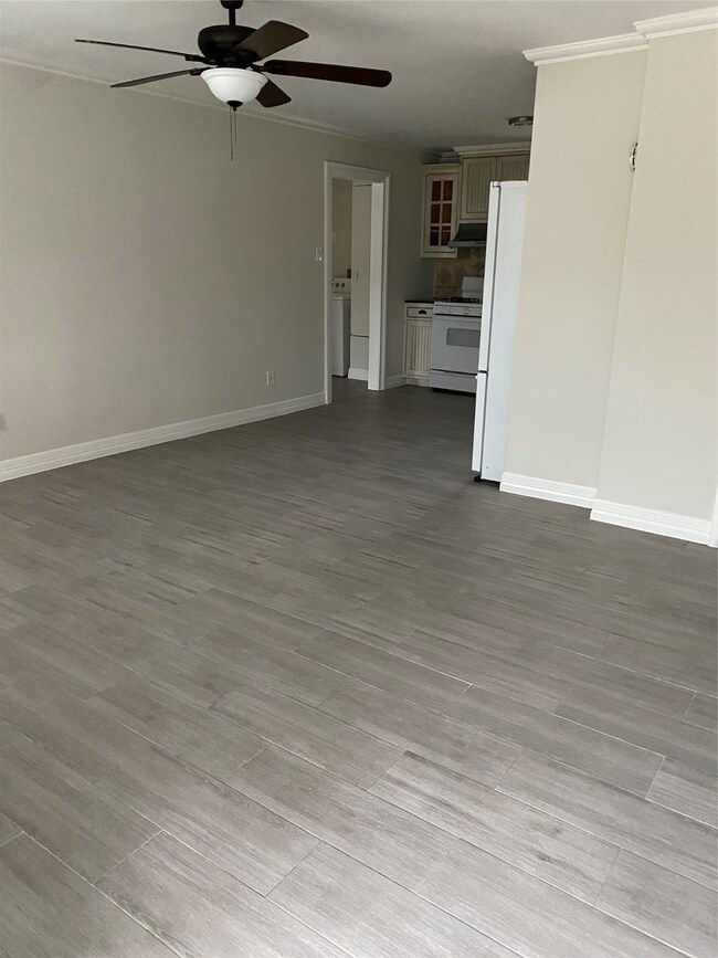 5517 Annunciation St, Houston, TX 77016 - photo 3