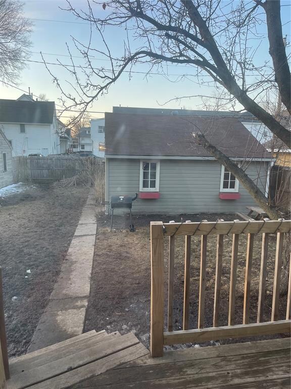 Deck/yard/garage