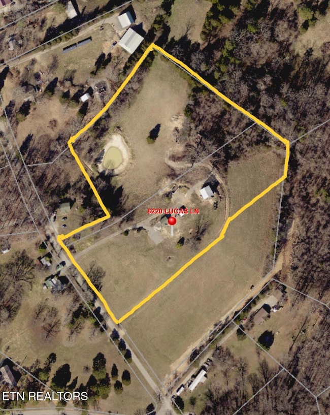 8220 Lucas Ln, Powell, TN 37849 - photo 4