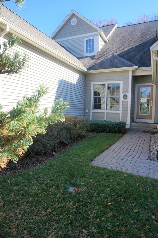 34 Glen Ct unit 1, Southborough, MA 01772 - photo 2