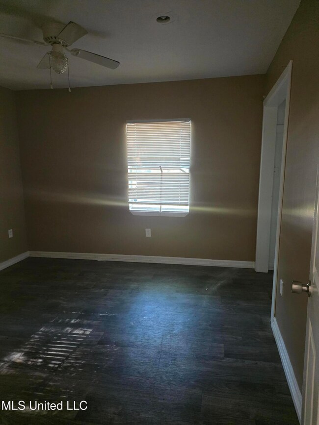 1080 Maria Dr, Jackson, MS 39204 - photo 6
