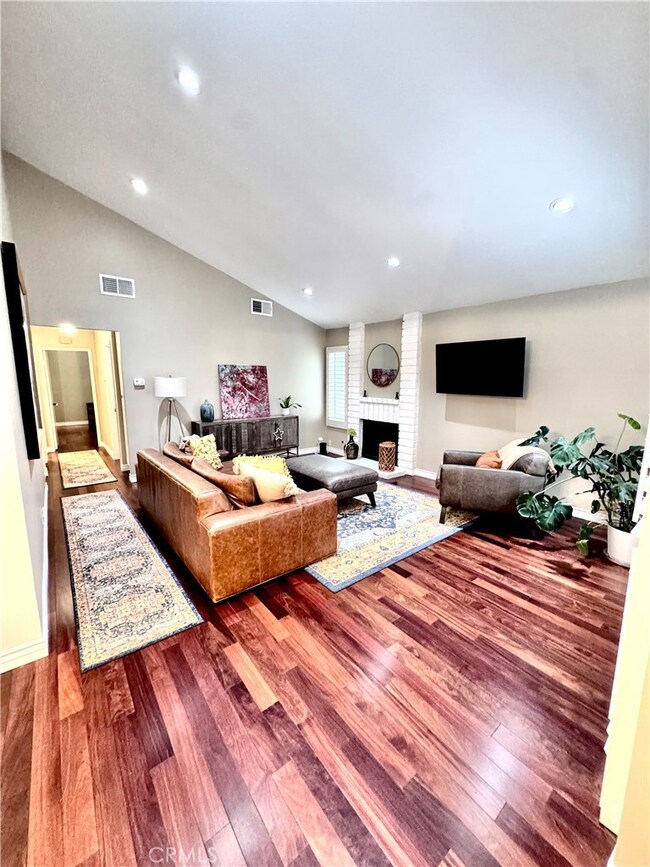 16255 Devonshire St unit 7, Granada Hills, CA 91344 - photo 2