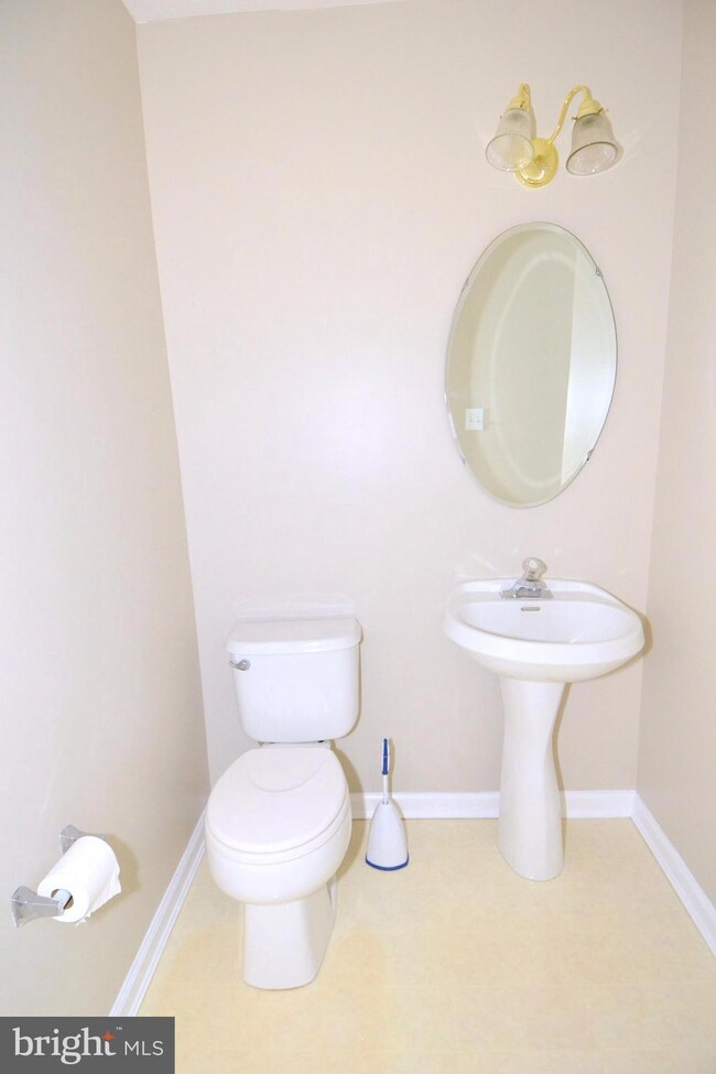 2724 Thornbrook Ct, Odenton, MD 21113 - photo 7