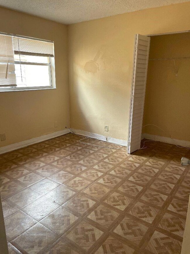 unlisted-address, Tamarac, FL 33319 - photo 4