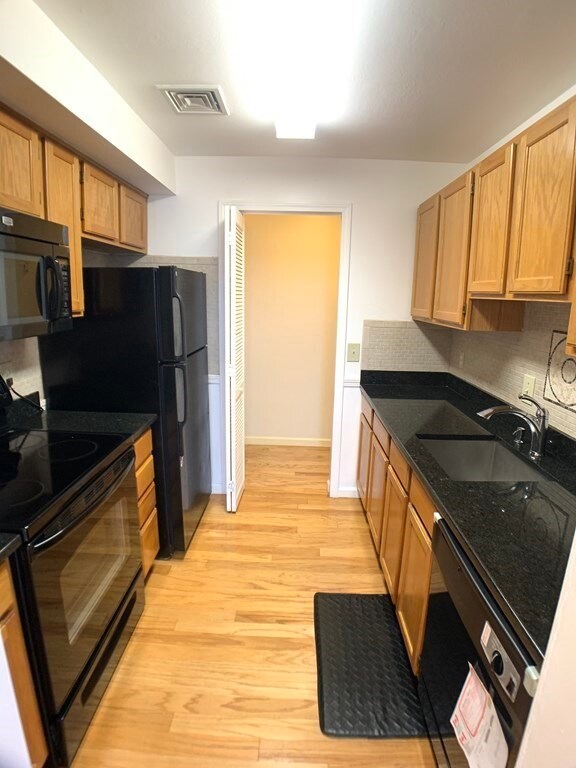 200 Falls Blvd unit I304, Quincy, MA 02169 - photo 5
