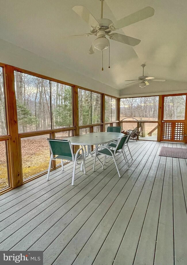 92 Steve Ln, Castleton, VA 22716 - photo 5