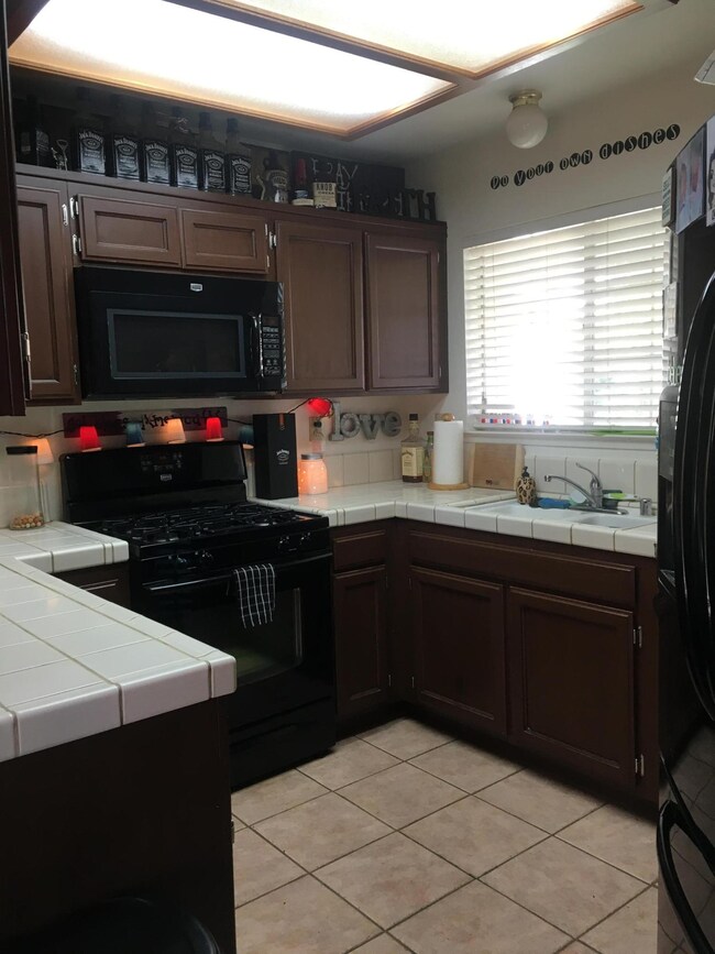 3417 Citrine Ln, Rosamond, CA 93560 - photo 3