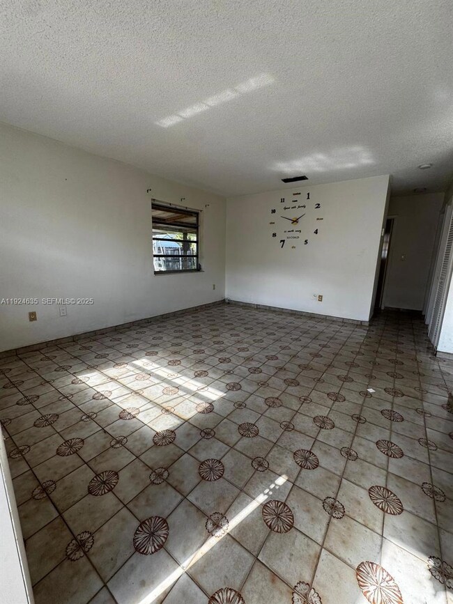 4796 E 10th Ave unit 2, Hialeah, FL 33013 - photo 5