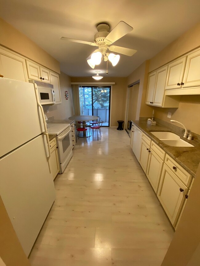 9240 Gross Point Rd unit 406A, Skokie, IL 60077 - photo 6