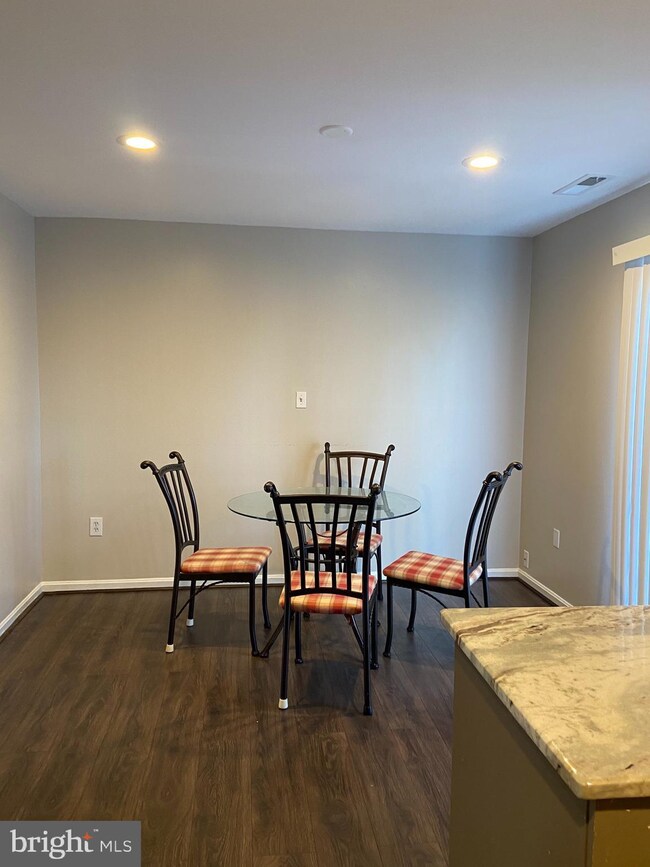 1495 Lowell Ct, Crofton, MD 21114 - photo 3