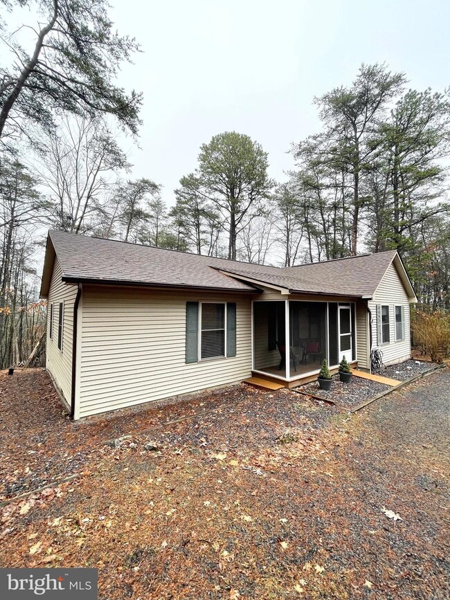 461 Stuart Dr, Basye, VA 22810 - photo 4