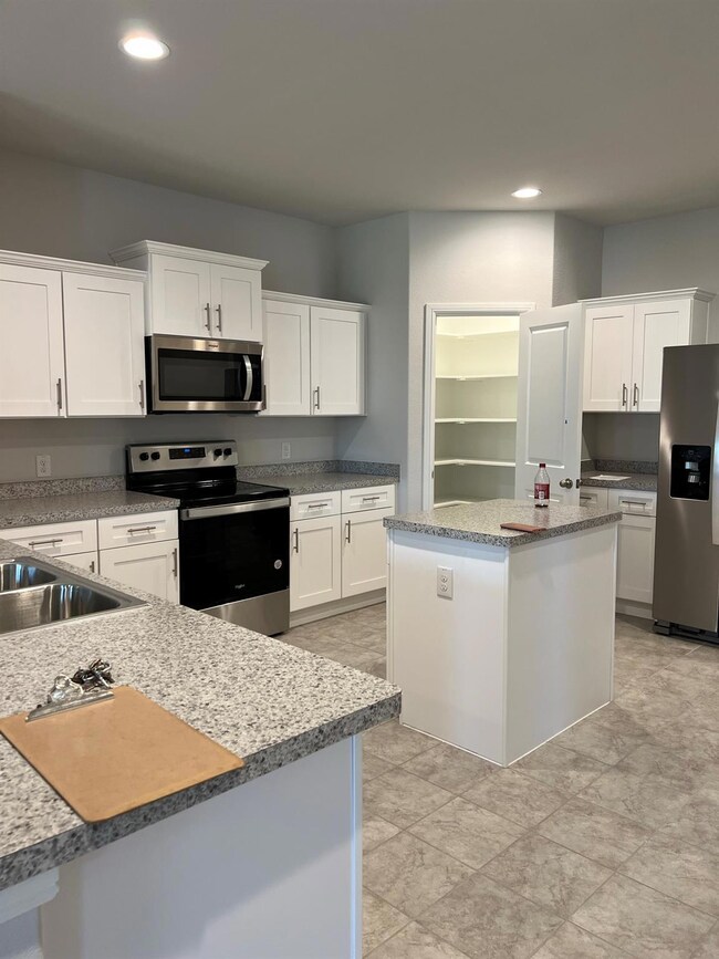 117 Anderson Mill St, Azle, TX 76020 - photo 5