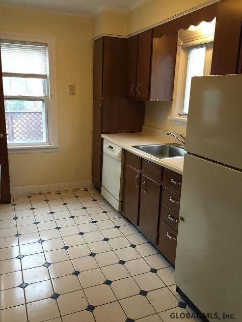 206 Hudson Ave, Rensselaer, NY 12144 - photo 6