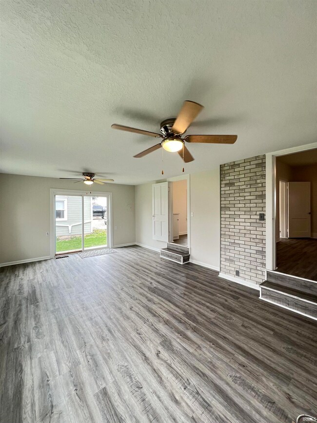 876 N Jefferson St, Berne, IN 46711 - photo 6