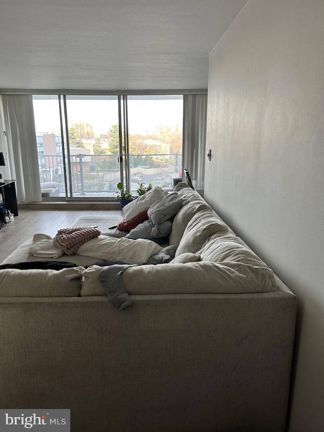 3900 00 Ford Rd unit 6B, Philadelphia, PA 19131 - photo 4