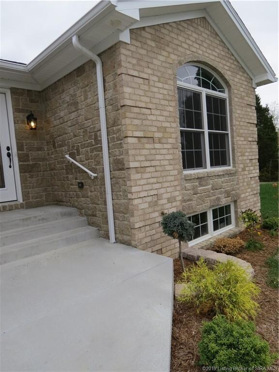 CURB APPEAL GALORE W/RECCESSED LANDSCAPE LIGHTS BU