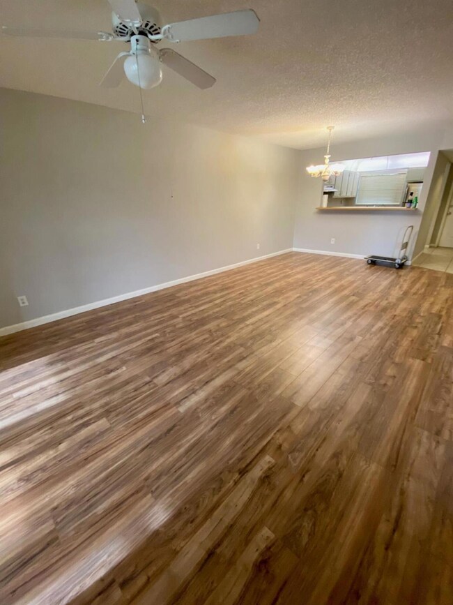 1271 SE Parkview Place unit H4, Stuart, FL 34994 - photo 5