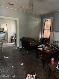 ROR-Picture Living Area