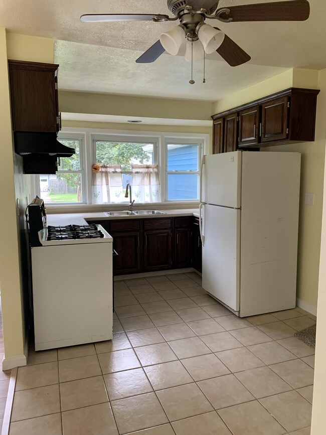 108 W South St, Sturgis, MI 49091 - photo 7