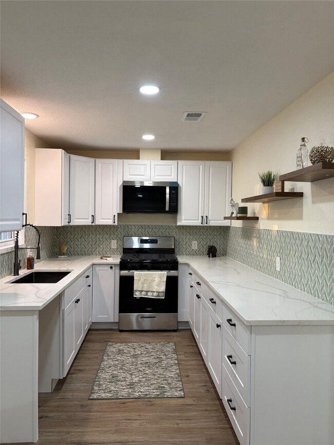 3205 Kleinmann Ave, Galveston, TX 77551 - photo 5