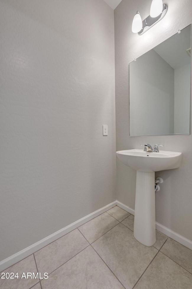Downstairs 1/2 bath