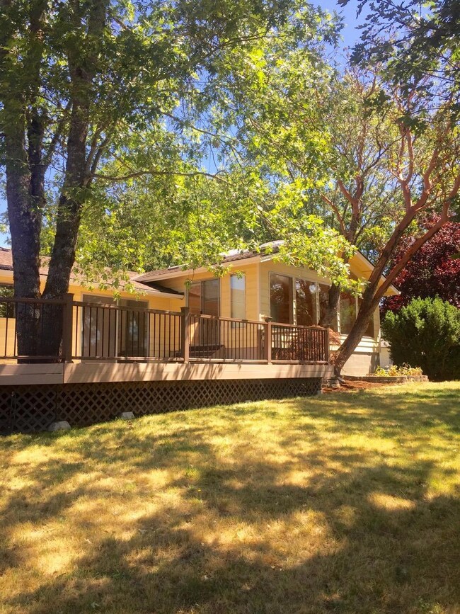 257 Cindy Ln, Grants Pass, OR 97526 - photo 4