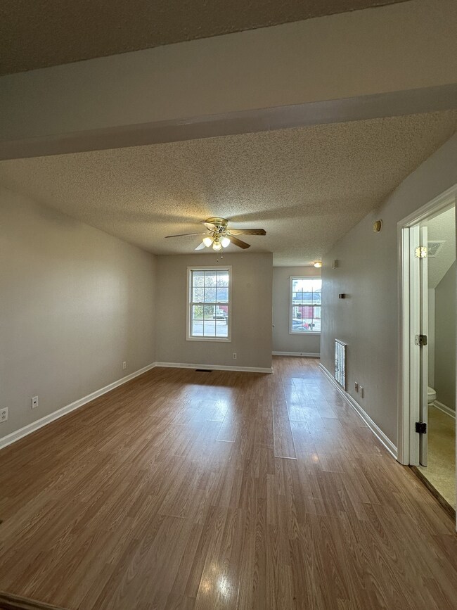 825 Decoy Ct, Oak Grove, KY 42262 - photo 2