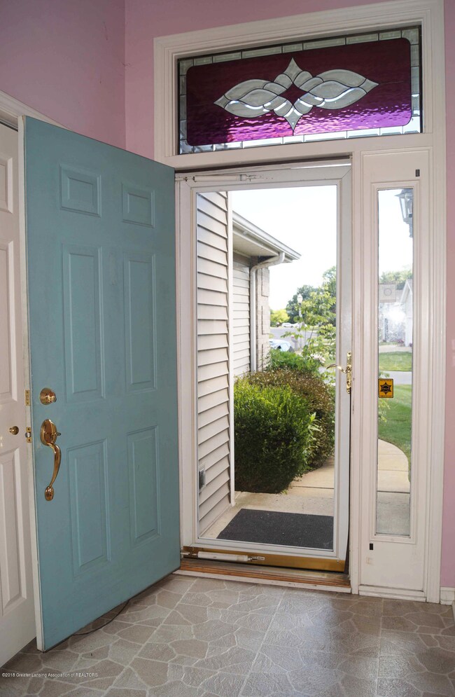 517 White Pine Blvd, Lansing, MI 48917 - photo 3