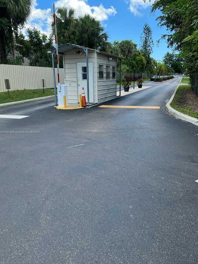 1500 N Congress Ave unit 1208, West Palm Beach, FL 33401 - photo 2