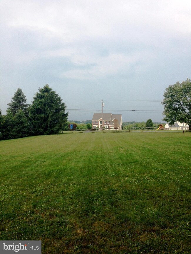 27905 Barnes Rd, Damascus, MD 20872 - photo 4