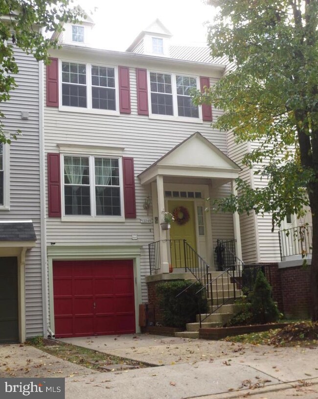 12249 Wye Oak Commons Cir unit 83, Burke, VA 22015 - photo 2