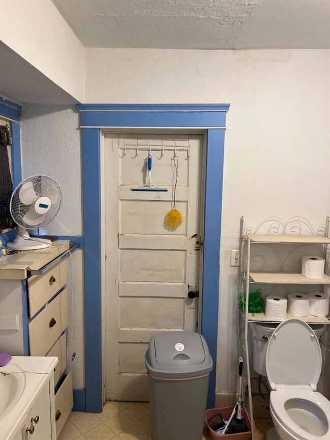 2004 Wilson St, Selma, CA 93662 - photo 6