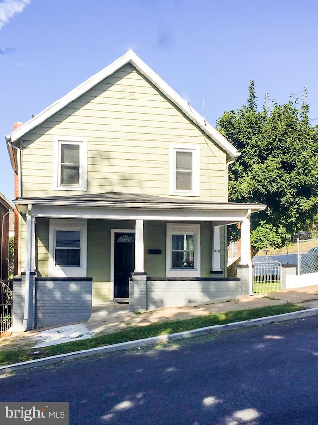 213 N Maple Ave, Brunswick, MD 21716 - photo 2