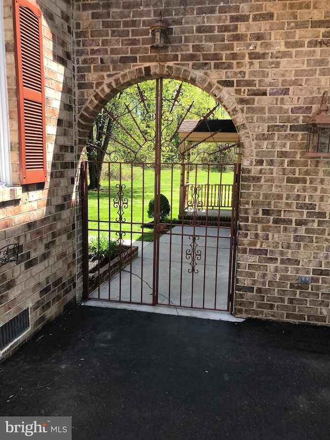 911 Saint Eva Ln, Gambrills, MD 21054 - photo 4