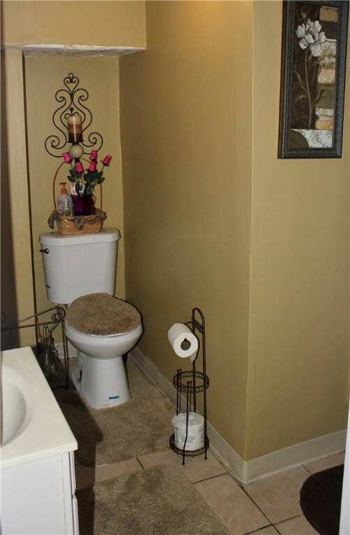 354 Roosevelt Ave, Pawtucket, RI 02860 - photo 7