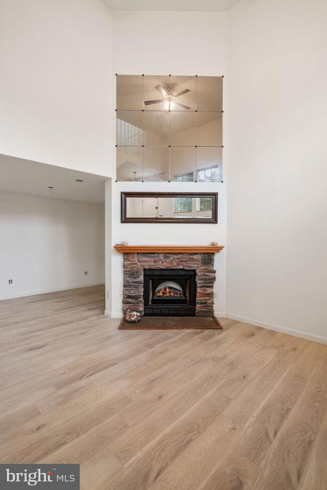 3308 Buckeye Ln, Fairfax, VA 22033 - photo 7