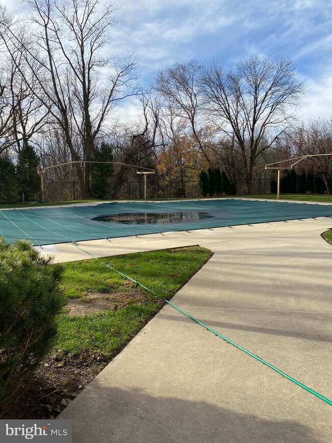 Radnor House unit 903, Bryn Mawr, PA 19010 - photo 2