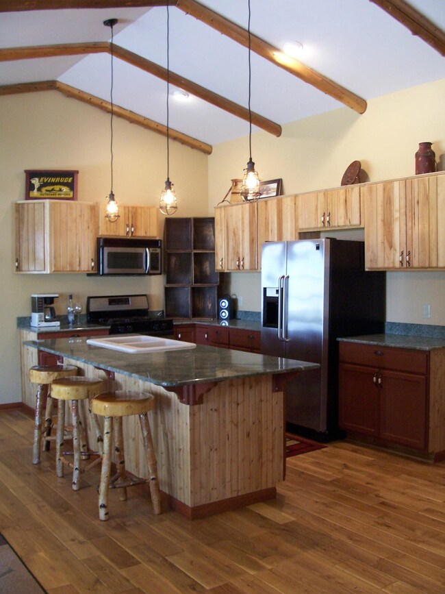 Awesome kitchen with granite counters