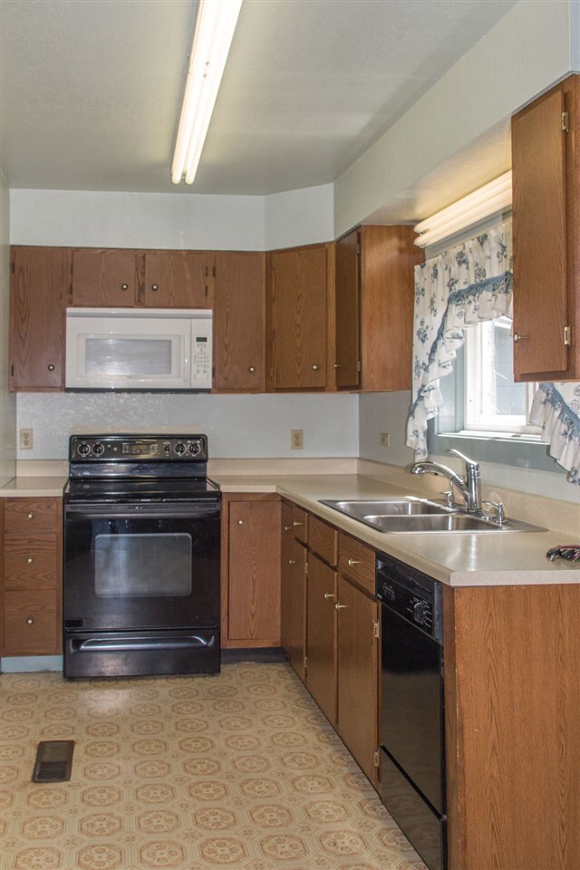 1106 E 2nd St, Butte, MT 59701 - photo 5