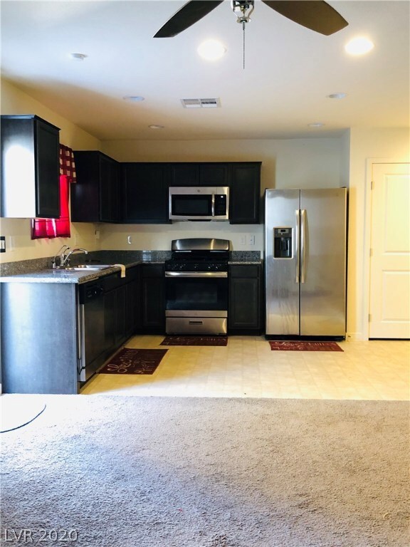 Kitchen w/ All stainless appliances can stay
