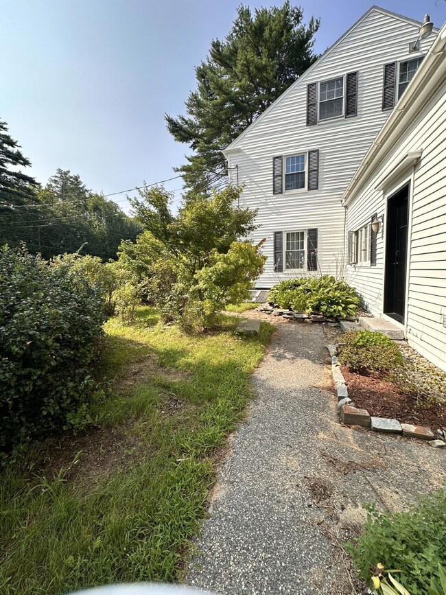 316 Middlesex Rd, Topsham, ME 04086 - photo 3