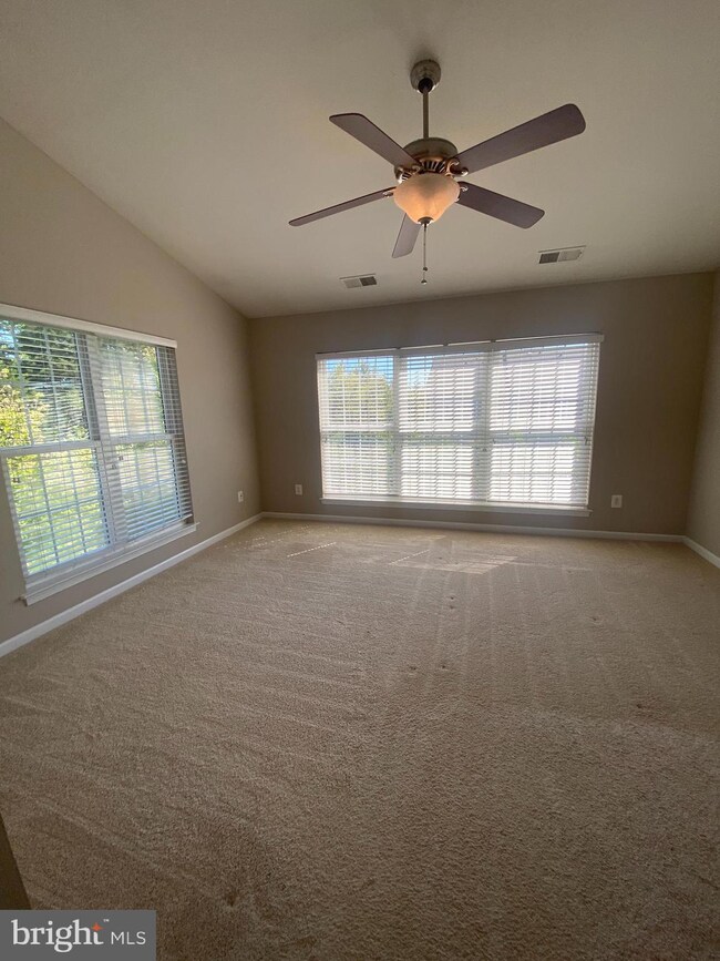 25039 Justice Dr, Chantilly, VA 20152 - photo 4