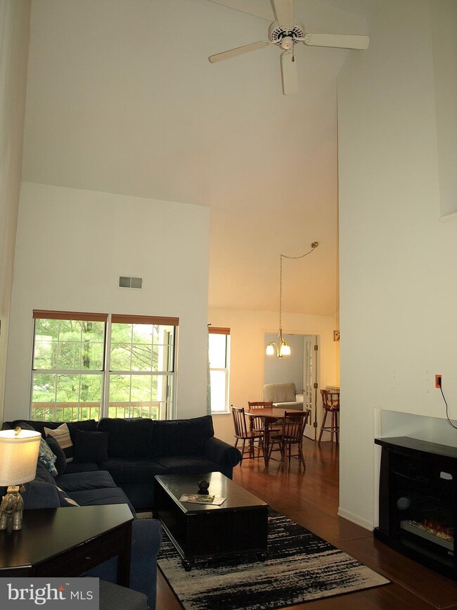 7359 Sauerkraut Ln unit H, Macungie, PA 18062 - photo 6