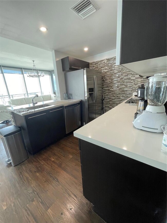 The Ivy Condominium unit 4404, Miami, FL 33130 - photo 4